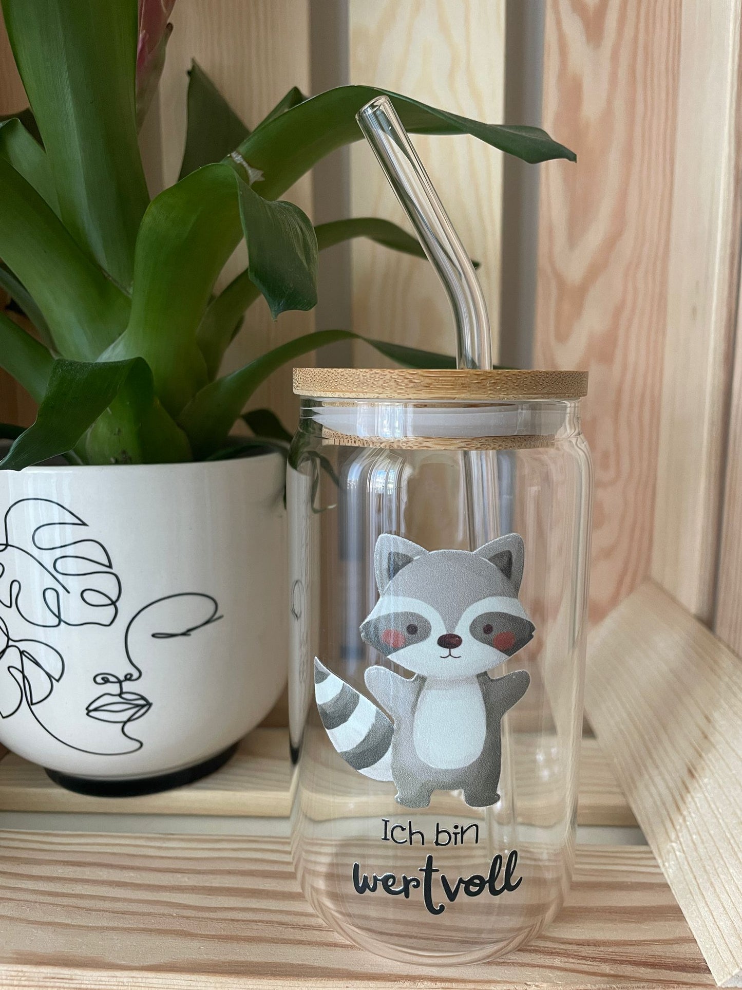 Trinkglas: Waschbär mit Affirmationsspruch